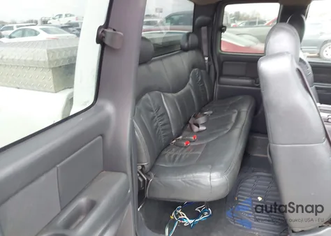 2002 Chevrolet Silverado 1500 Ls z USA, uszkodzony, nr VIN 2GCEC19V321339912